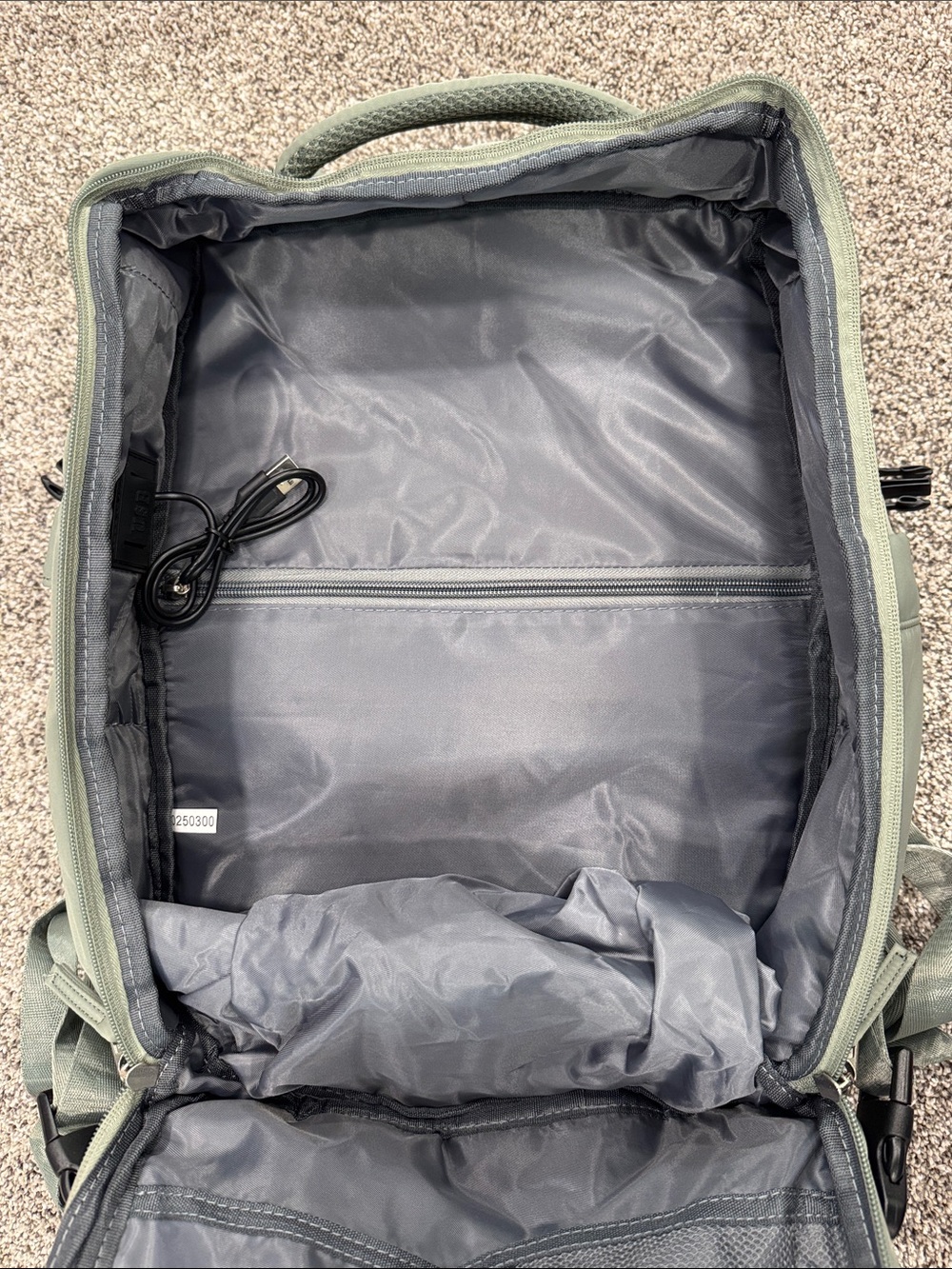 Amazon Green Travel Backpack - Picture 12 of 14
